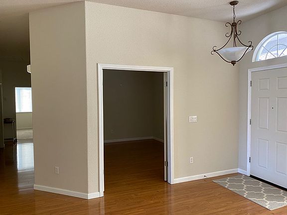 5th image of 1500 Mariposa Way
