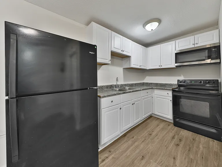 827 W Rosewood Ave #6 — Photo 7