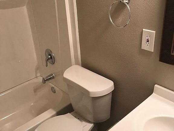 5th image of 940 E Hattie St APT 202