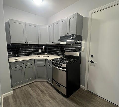 4th image of 1505 Summit Ave APT 1