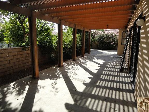 3rd image of 77891 Sunnybrook Dr