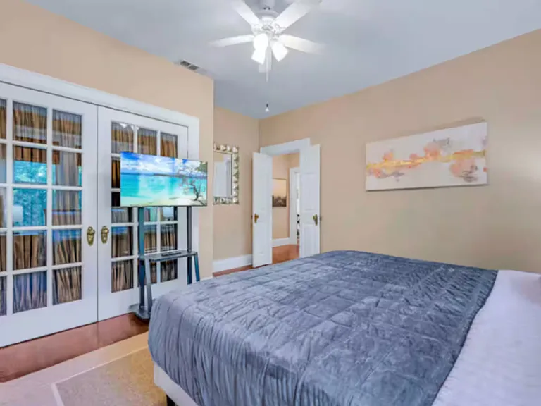 4303 Vandelia St — Photo 19
