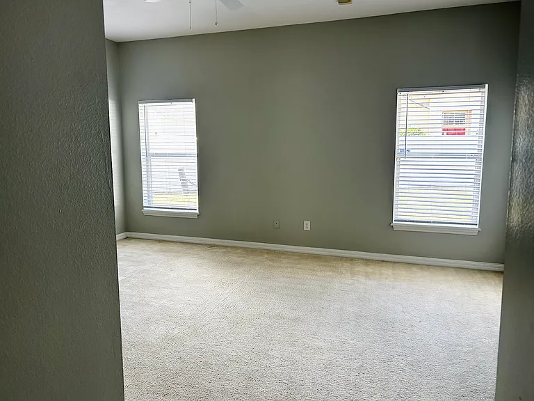 7933 Rex Hill Trl — Photo 17