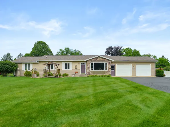 47260 Klett Rd, Paw Paw, MI 49079