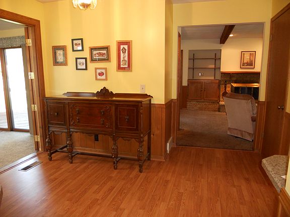 5th image of 2740 Elizabeth St