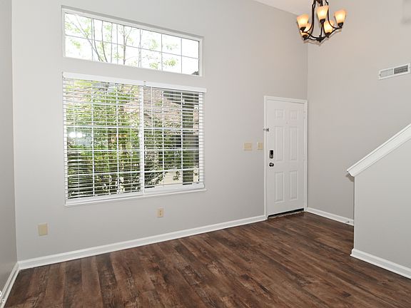 4th image of 9875 Worthington Blvd