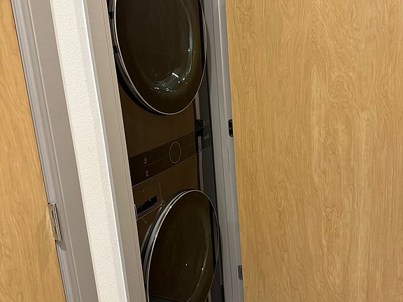 4th image of 1321 E Iris Ave #3