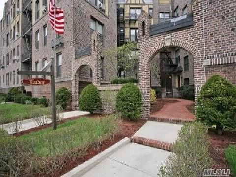 3rd image of 12 Hempstead Ave APT 3G