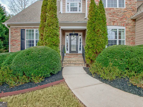 135 Edgewater Trl, Fayetteville, GA 30215