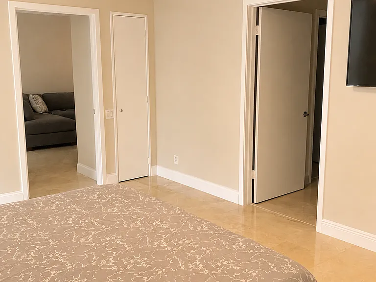 1500 Ocean Dr #510 — Photo 11