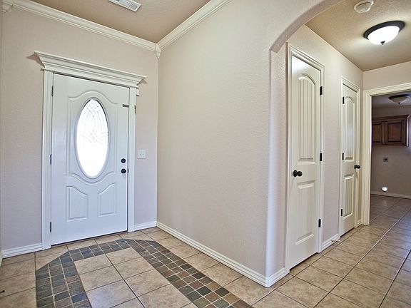 3rd image of 1809 SW Sequoia St
