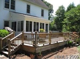 2402 Oakview Dr, New Bern, NC 28562