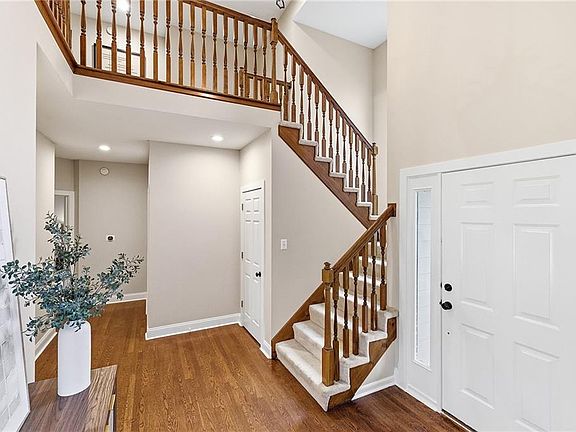 4th image of 407 Shady Ln