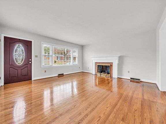 2nd image of 5712 Oakland Blvd