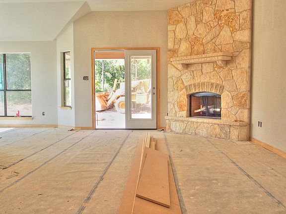 5th image of 308 Rosemont Dr
