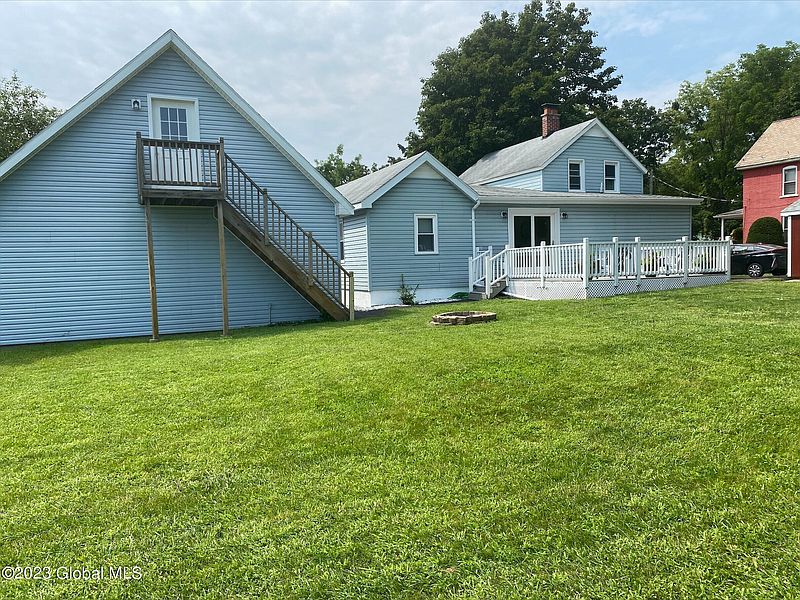 3rd image of 5 Donnelly Avenue