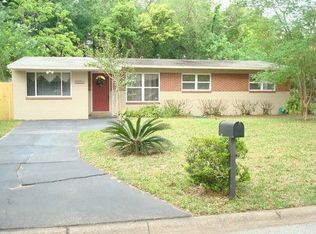 1649 Shadowood Ln, Jacksonville, FL 32207