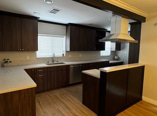 916 E Harding St, Long Beach, CA 90805