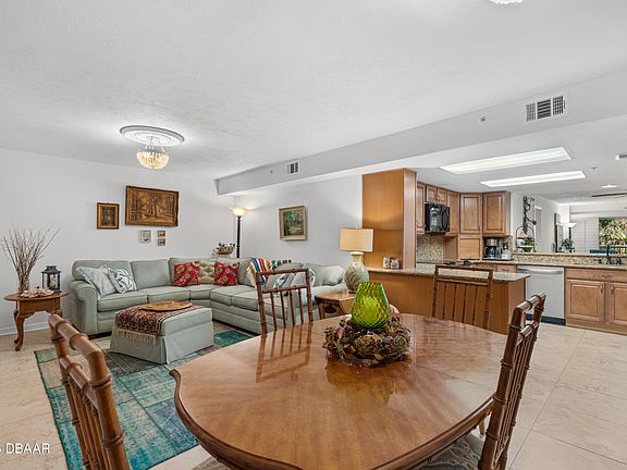 3rd image of 3 Oceans West Blvd APT 1D6