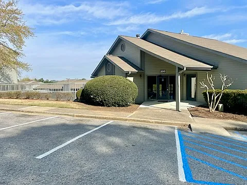 Hickory Knoll — Photo 36