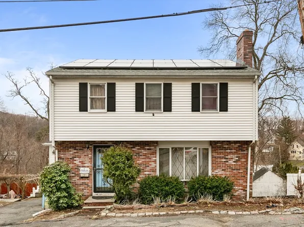 70 Crescent Ln, Malden, MA 02148