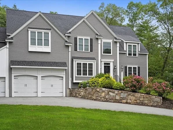 5 Foxhill Dr, Southborough, MA 01772