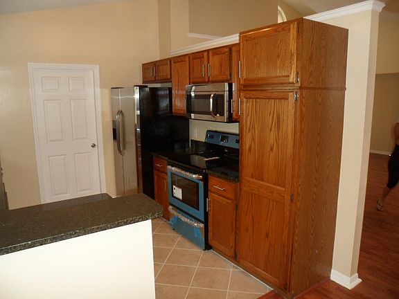 4th image of 2771 Theresa Dr