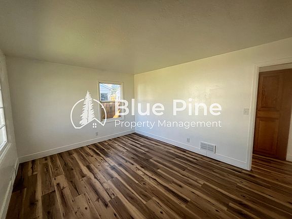 2nd image of 1026 Vine Ave