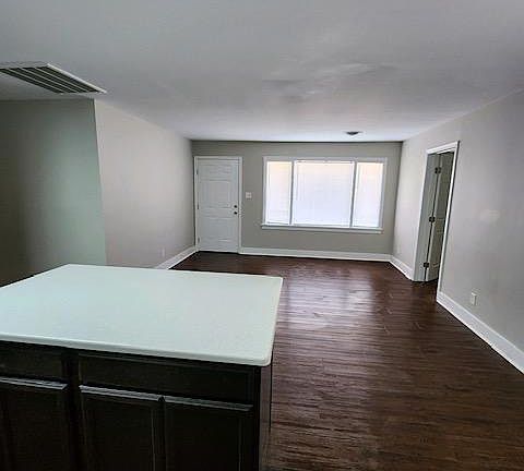2nd image of 115 Wootton Rd