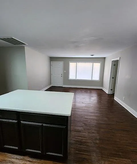 115 Wootton Rd — Photo 2