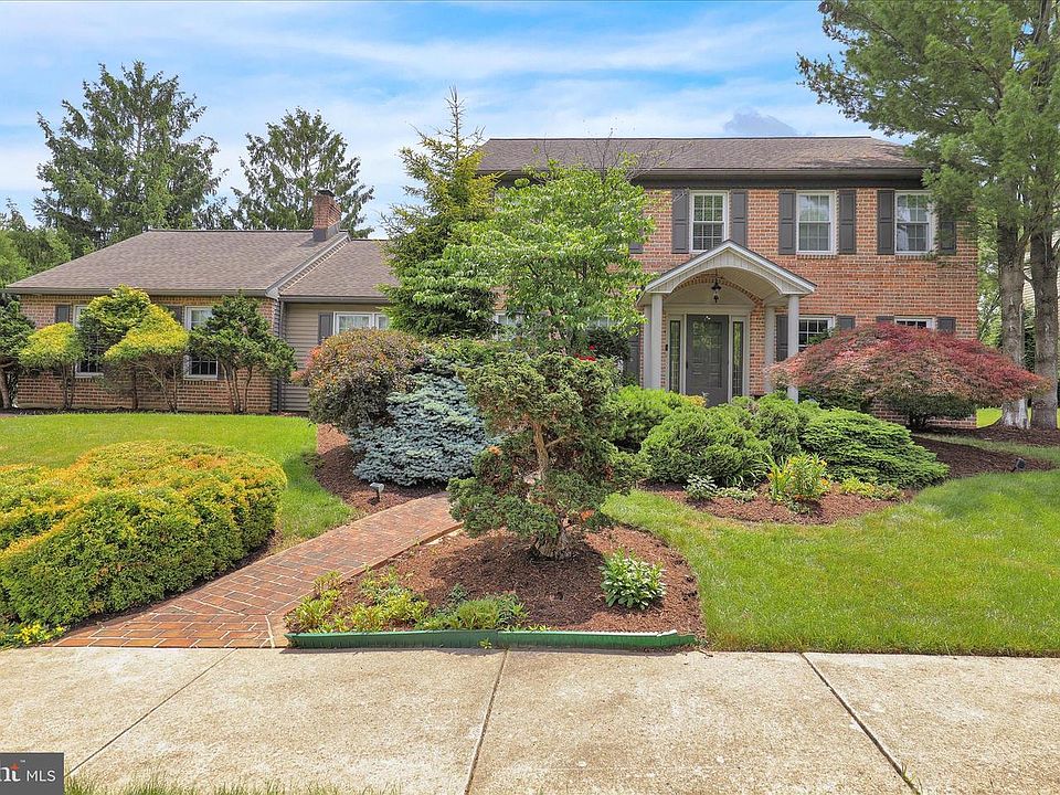 1st image of 1723 Colony Dr