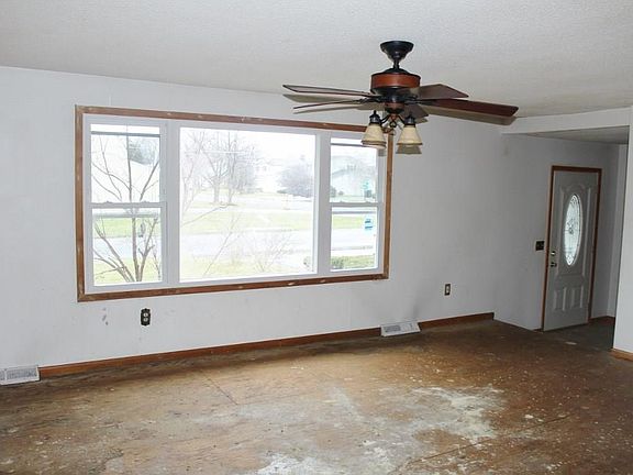 3rd image of 8062 Bambi Ln
