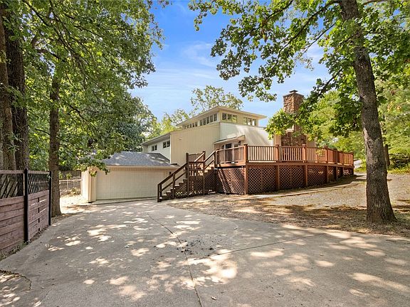 3rd image of 2708 White Oak Dr