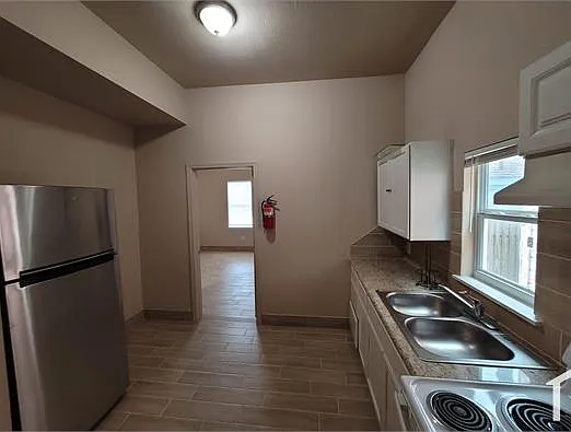 2 bed, 816 sqft, $1,300 — Photo 2