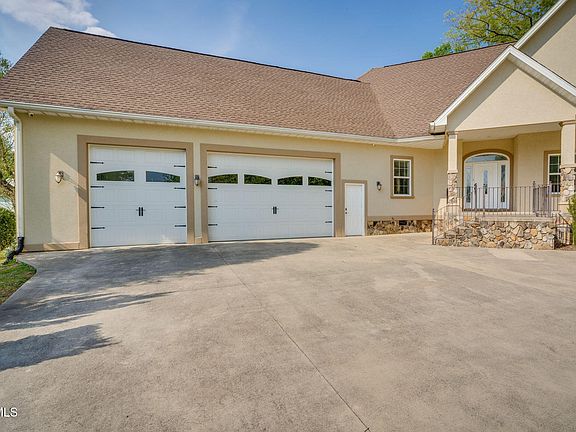 3rd image of 721 Powder Branch Rd