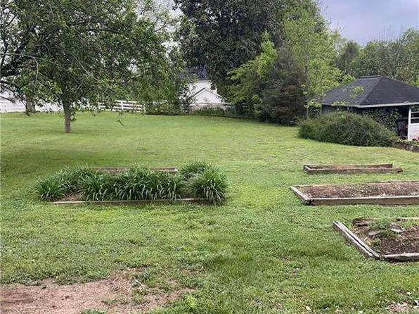 153 A W Roberts Dr, Ball Ground, GA 30107