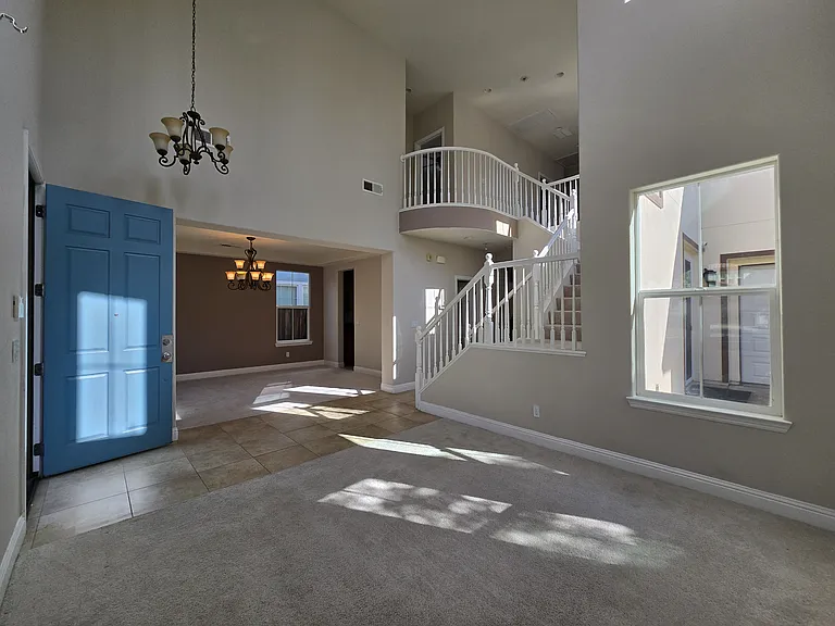 626 W La Canada Ave — Photo 10