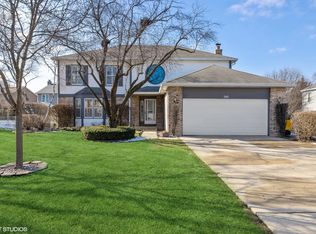 340 Hill Ct W, Buffalo Grove, IL