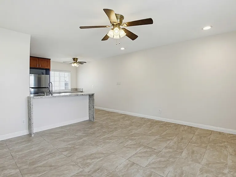 4255 1/2 Altadena Ave — Photo 3