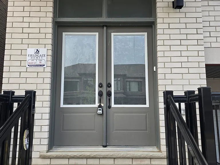80 Singhampton Rd — Photo 3