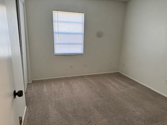 319 La Paz Dr — Photo 10