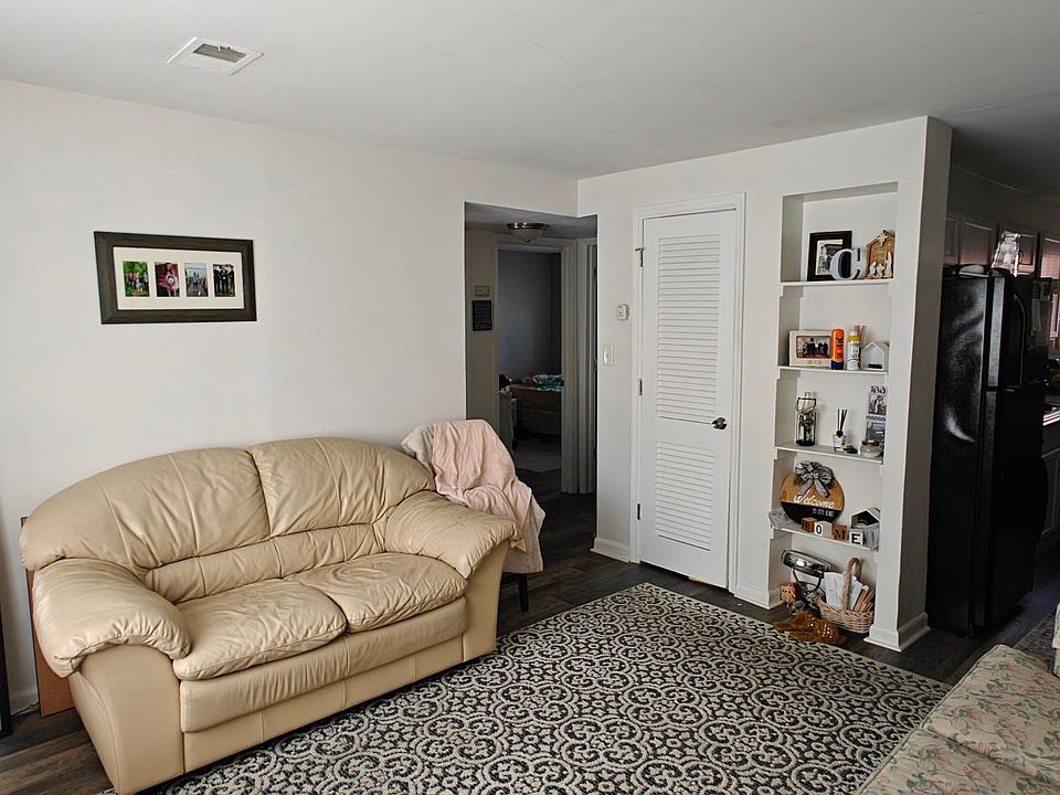 4651 Hilton Ave APT B, Columbus, OH 43228 Zillow