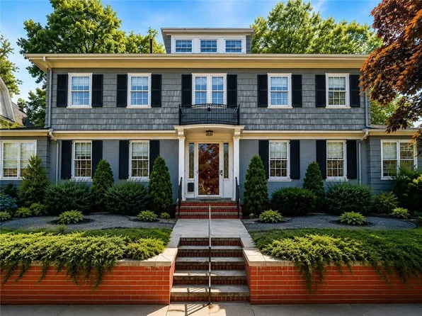 387 Wayland Ave, Providence, RI 02906