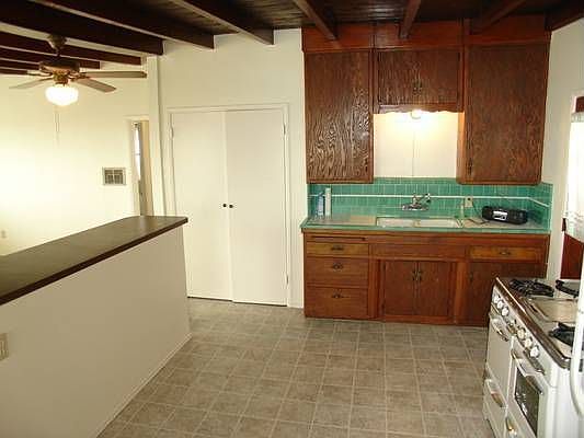 4th image of 1007 N Eastman Ave