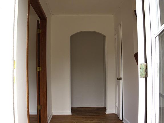 4th image of 301 Foster Avenue