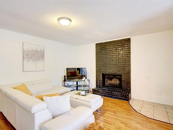 3rd image of 526 McQueary St