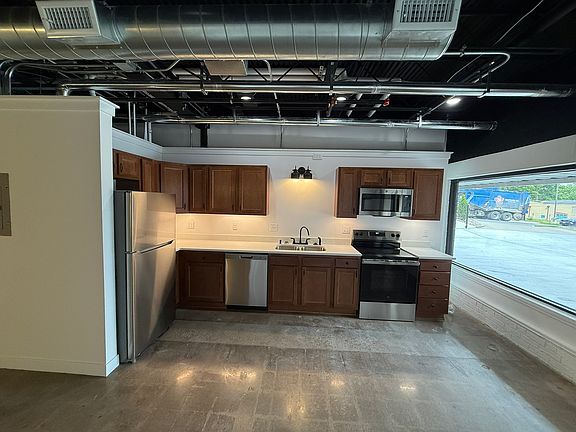 5th image of 511 S 5th St #11576659