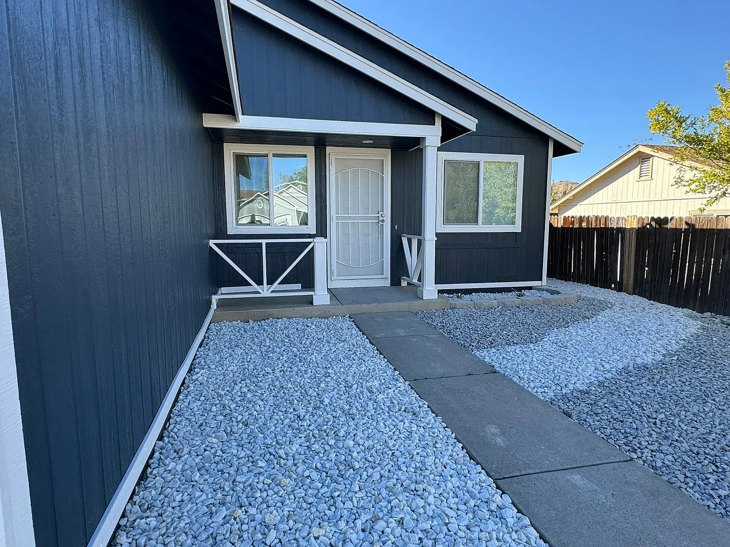 Freshly Remodeled 4 bedroom in Red Rock- RV Parking, low maintenance yard and pets welcome! — Photo 3