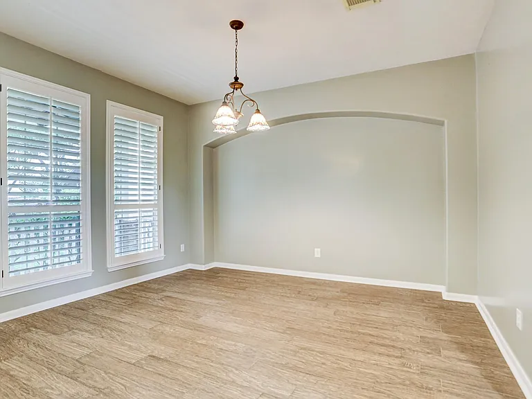 10410 Five Oaks Ct — Photo 11