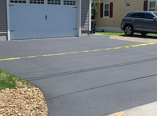 15 Nottingham St, Hudson, NH 03051